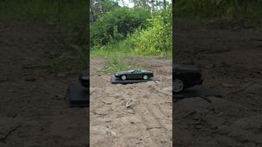 Green model car crush part 2 #crushexperiment #modelcarcrush #asmrcrush #sandals #asmrcrunch