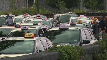 Taxi drivers protest in Pau, stronghold of the French prime minister | AFP