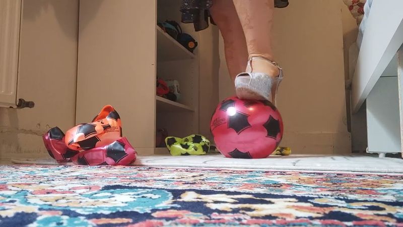 HIGH HEELS BALL CRUSH AND FOOTBALL CRUSH / TOPUKLU İLE TOP EZME
