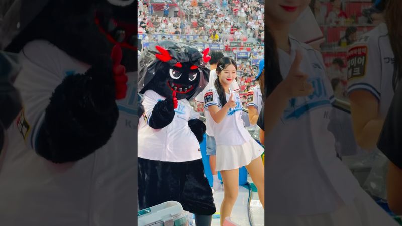 빅과 함께 피리 아웃송 #김진아 #김진아치어리더#ktwiz #kt위즈 #kt위즈치어리더