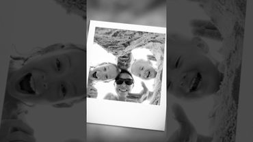 Life hack to take a photo with heart on the beach