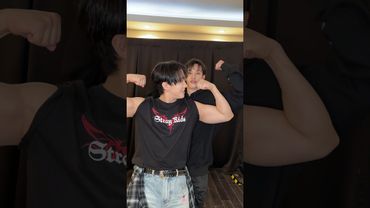 (💪˘▾˘)💪 💪(˘▾˘💪) #StrayKids #스트레이키즈 #방찬 #BangChan #창빈 #Changbin #YouMakeStrayKidsStay