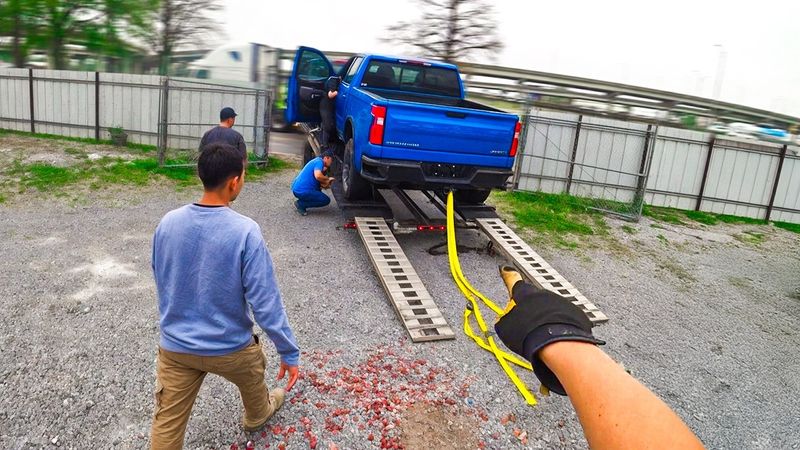 3...2...1... ТЯНУТ! - Ручник НЕ СНЯЛИ. США