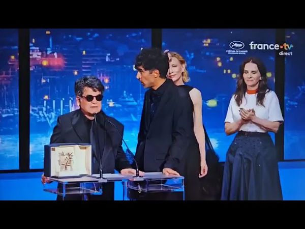 سخنرانی جعفر پناهی در جشنواره بین‌المللی فیلم کن در زمان دریافت جایزه نخل طلایی کن ۲۰۲۵