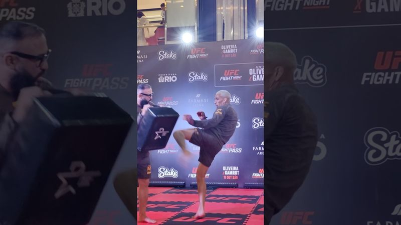 Charles Oliveira’s training hard ahead of his fight with Mateusz Gamrot at UFC Rio #ufc #мма