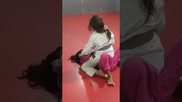 treino jiu-jitsu infantil feminino II Lívia