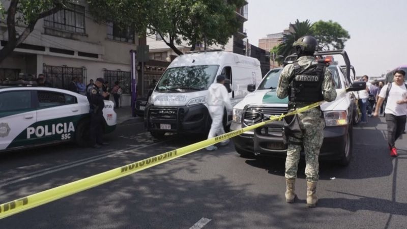 Секретаря и советника мэра Мехико застрелили в центре города