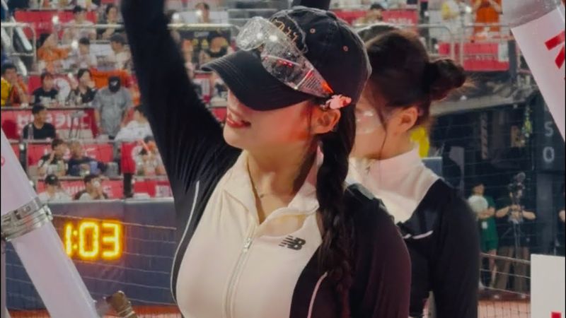 래시가드 입고도 춤 잘추는 이서윤 치어리도 제니 공연