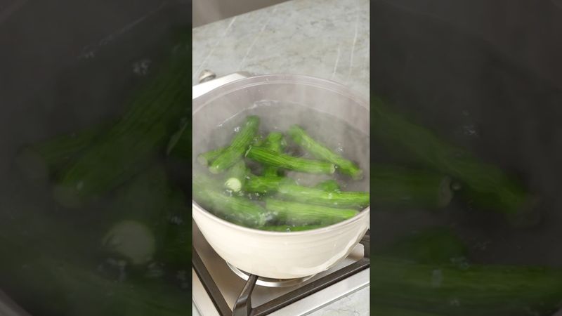 خیارو تو آب بجوشون