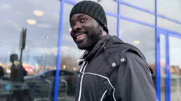 Отвез детей в садик. Давайте поехали закупаться.