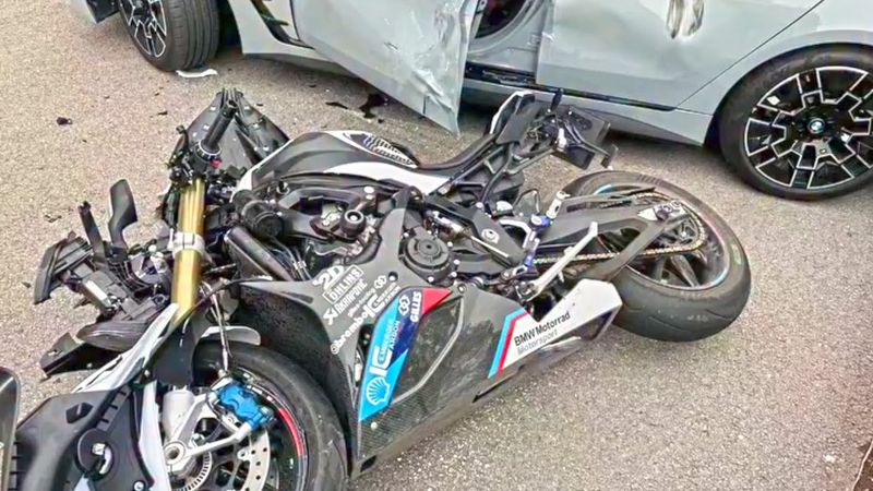 MOTORCYCLE CRASHES EVERY RIDER SHOULD WATCH