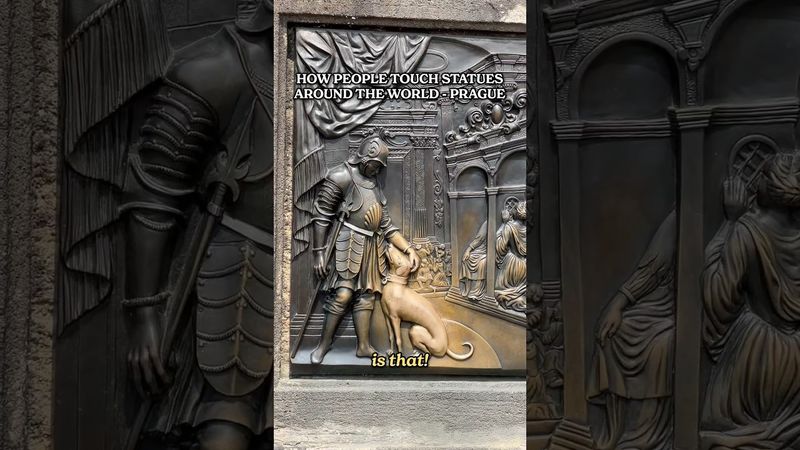 Wear pattern on famous statues #summeronshorts