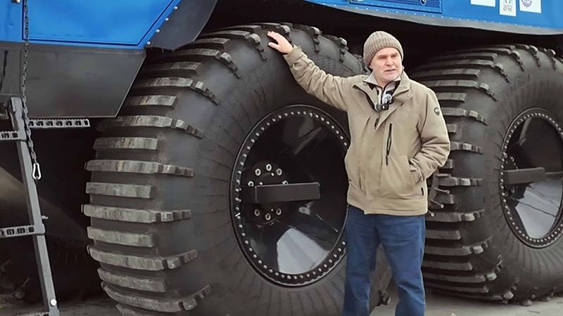 Говорят, - этому автомобилю не нужны дороги! Едем в Сургут!