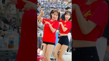 영상 모니터링 하고 만족스러운 표정 #이서윤 #이서윤치어리더#ktwiz #kt위즈 #kt위즈치어리더