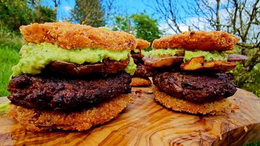 A great recipe for crispy fried onion burger bun with delicious local beef 🥩 Relaxing Sounds ASMR