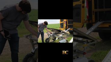 Solar-powered robot zaps weeds without chemicals