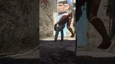 TENTANDO FAZER ESTRELINHA DE UMA MÃO E DO LADO BOM E DO LADO RUIM😀😀