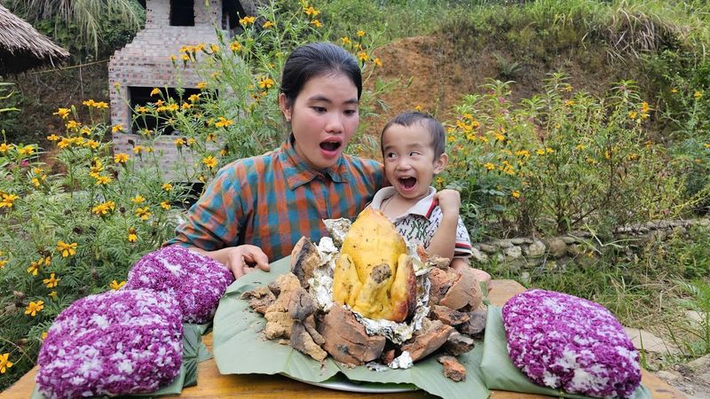 How Make Charcoal-Grilled Clay-Wrapped Chicken and Enjoy Delicious Grilled Chicken | Trieu Thi Thuy.