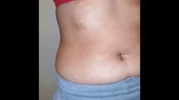 Worm 🪱 in bellybutton