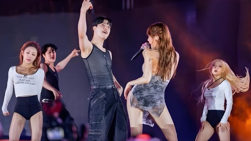 현아 (HyunA) - Attitude (Live Performance)