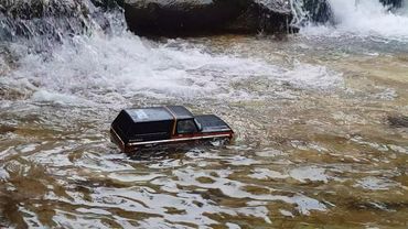 Traxxas TRX4 Ford Bronco Rain Valley Crawling 2