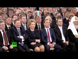 Медведев опять спит!