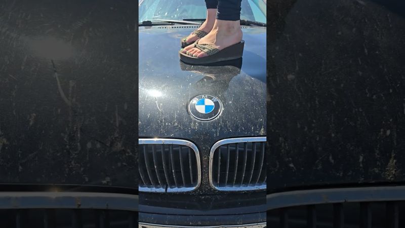 Platform Roxy sandals on car hood #crushexperiment #asmrcrush #wedgesandals #sandals