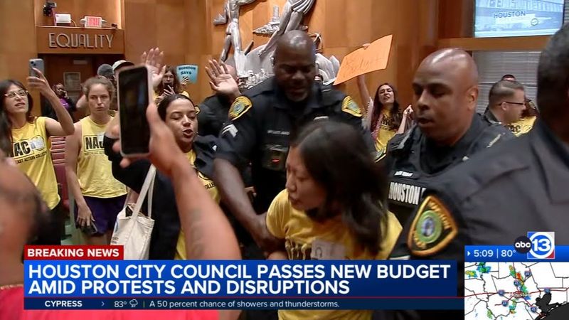 Protesters disrupt Houston City Council meeting, as city leaders consider 2026 fiscal budget