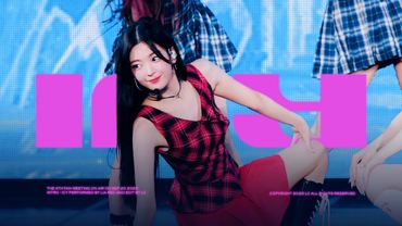 [4K] 250920 ITZY 리아 직캠 THE 4TH FAN MEETING - Intro + ICY (LIA Fancam)