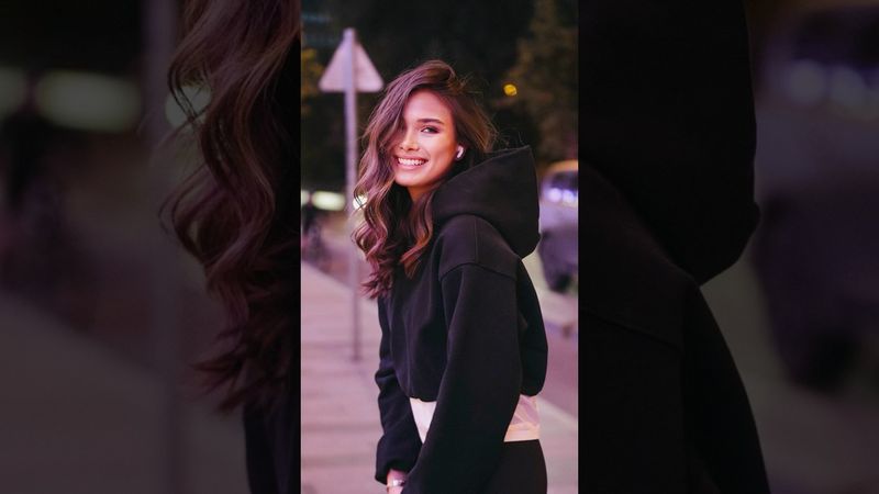 Сфотографировал очень красивую девушку #streetphotography