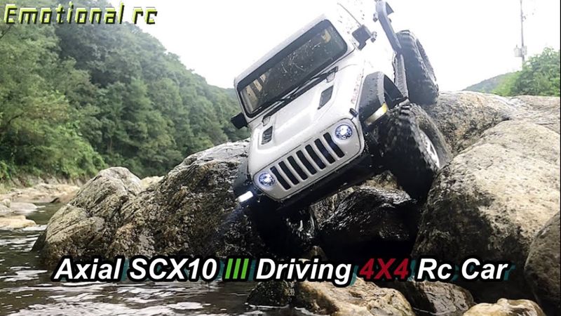 Axial SCX10 III JEEP Wrangler Rubicon JL Off Road Driving 4X4 RC Car