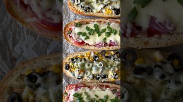 ПІЦА В БАТОНІ #піца #рецептпиццы #простоісмачно #щоприготувати #рецептиукраїнською #recipe