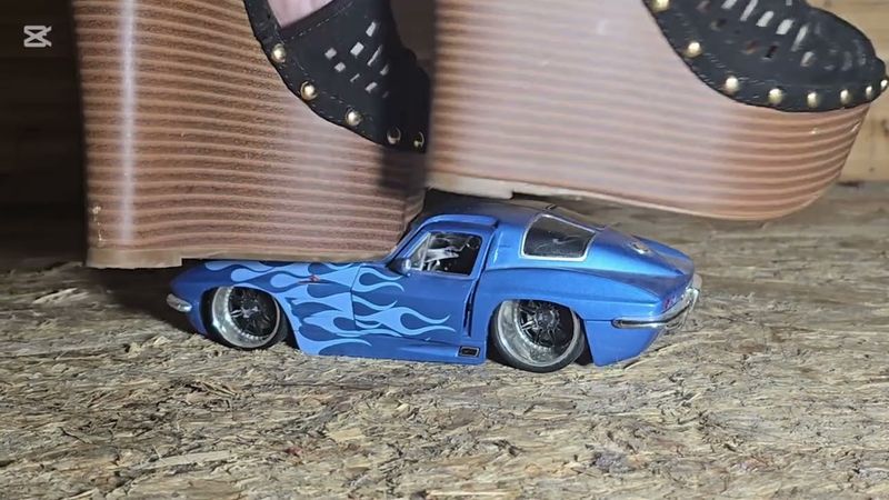 Model Corvette crush with different shoes #modelcarcrush #asmrcrush #highheels #asmrcrunch #Pebbles