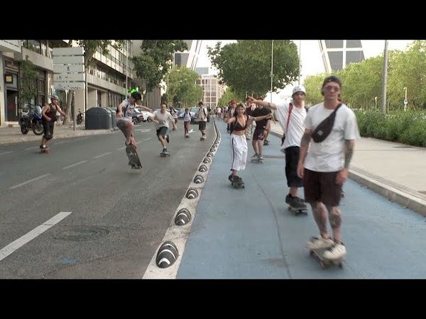 Сотни скейтеров прокатились по главному проспекту Мадрида