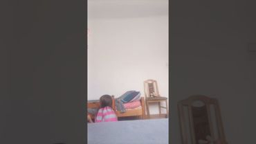 кручу обруч на талии и на шее и на руке и на ноге и на спине и на двух ногах