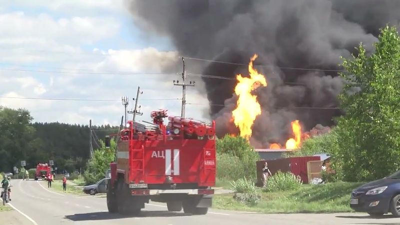 NO COMMENT. Пожар на газовой заправке.