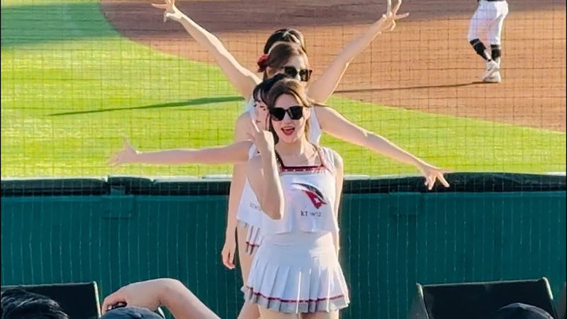 KT 위즈 치어리더 ‘오늘만 I love you’ 공연 영상