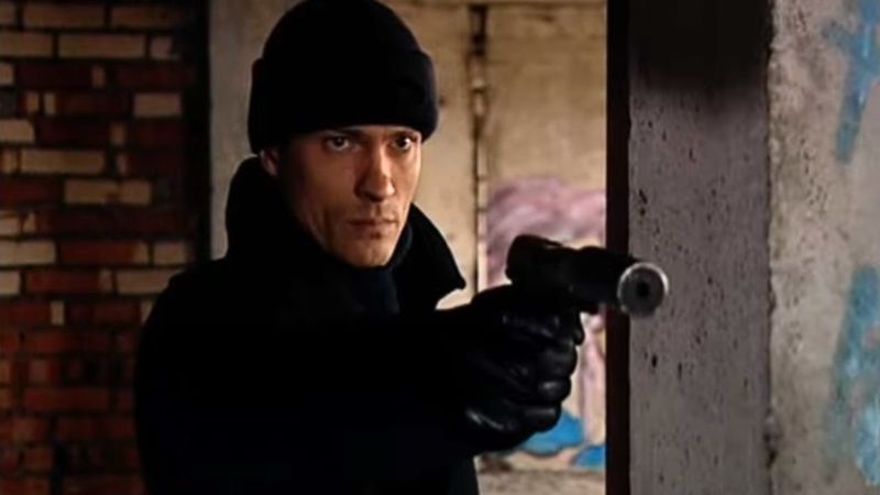 ЧЁТКИЙ БОЕВИК НА ОДНОМ ДЫХАНИИ ПРО ЖЕСТОКОГО ПРОФЕССИОНАЛЬНОГО КИЛЛЕРА НА КОТОРОГО ИДЁТ ОХОТА!