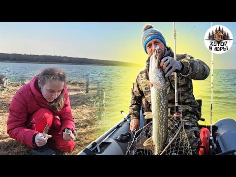 Жизнь в гармонии с природой. Лес кормит грибами, озеро рыбой. Переделка - планы изменились.