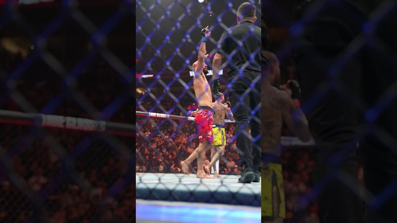 Aiemann Zahabi gets the win for the hometown fans 🇨🇦 #ufcvancouver