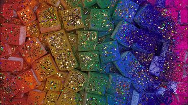 100 Gym Chalk Cubes topped with Colourful Holi Powder | Repost