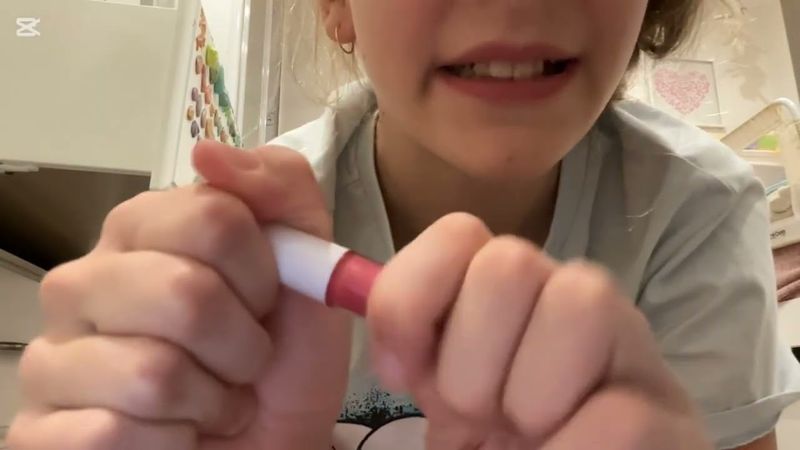 Making mini lippie