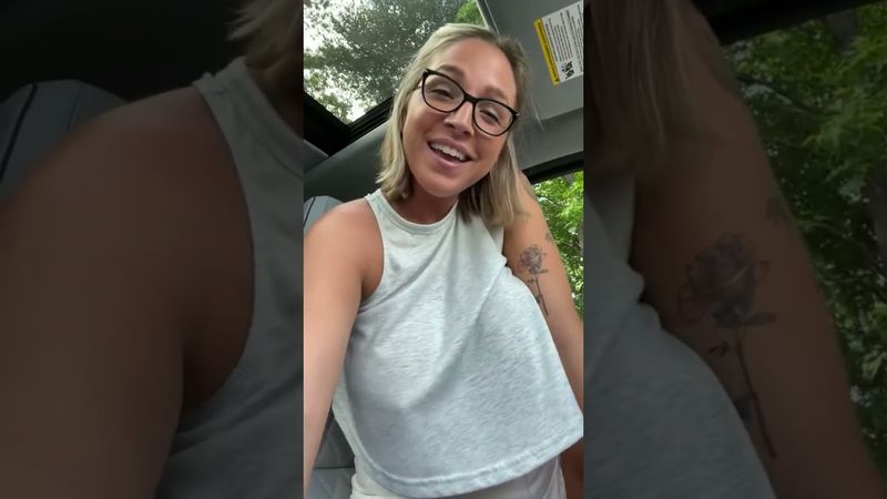 Nora Rose 🌹 💋 Natural Older Women Over 40 Mature Model 🍑 Bio & Fashion Tips