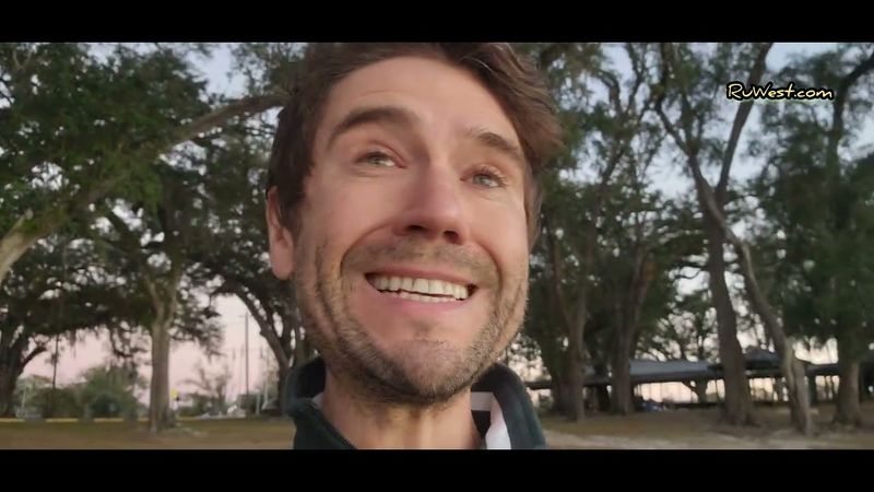 Почему я очень искренне переживаю за беженца-соотечественника Рустама Солнцева / Калганова