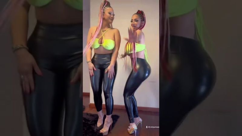 Rule The Leather Leggings Game | Shiny Leggings Glow Up Trends | 10+ Influencer Curvy Style Hacks