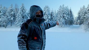 ОДИН В ТАЙГЕ! ВЫБРАЛСЯ НА БОЛОТО. НАХОДКА ПО GPS. ЖИВУ В МАЛЕНЬКОЙ, ЛЕСНОЙ, ИЗБУШКЕ!