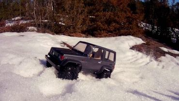 Bishop's RC Crusade - Loops Model MST CMX Toyota LJ70 #2