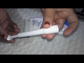 دكتورة نساء بتدى لبوسة (تحاميل) مهبلية للمدام في العيادة