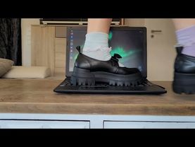 Laptop trampling with Buffalo Ballerinas