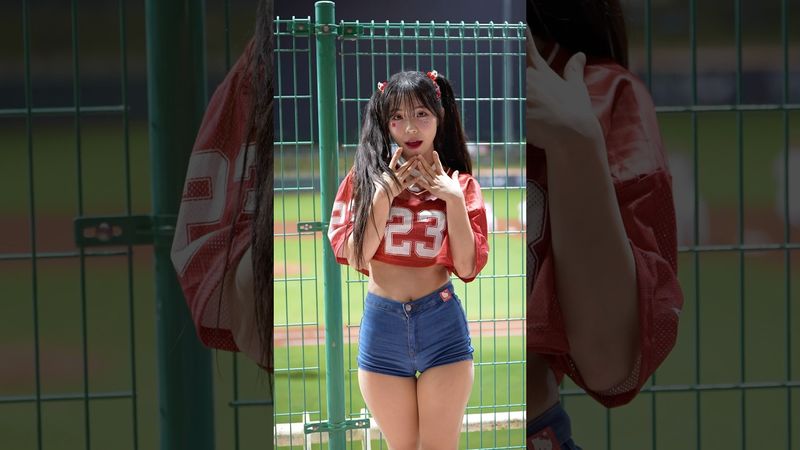 三八阿慧 多慧穿這套超突顯好身材配上這個眼神我已經淪陷了😳@lee_dahye #李多慧 #이다혜 #cheerleader #fancam #shorts